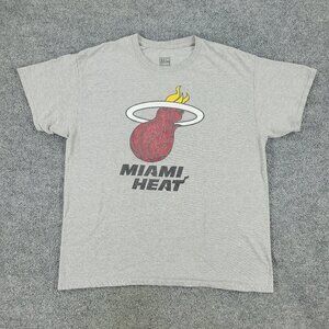 Miami Heat Shirt Men's Large Gray NBA Basketball Logo Graphic Tee Short Sleeve